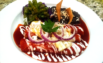 Enchiladas de Guajillo con Pollo
