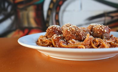 Spaguetti con Albóndigas