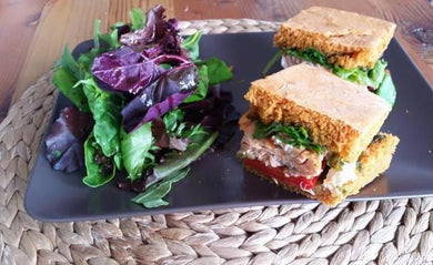 Jelp-App-Tijuana-A-Domicilio-Restaurante-Mercado-LichaPanini de Salmón